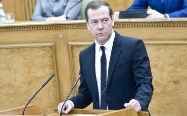 Медведев назвал срок доведения МРОТ до прожиточного минимума
