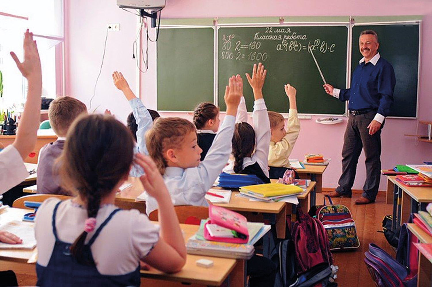 Правительство утвердило правила выплат на детей школьного возраста