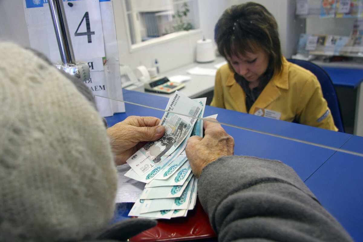 Реальный размер пенсий в России снижается полгода подряд