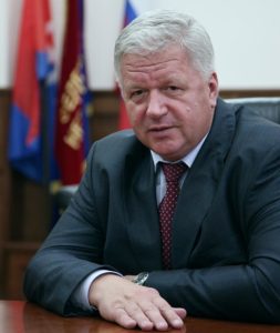 Председатель ФНПР М. Шмаков поздравляет с Новым годом