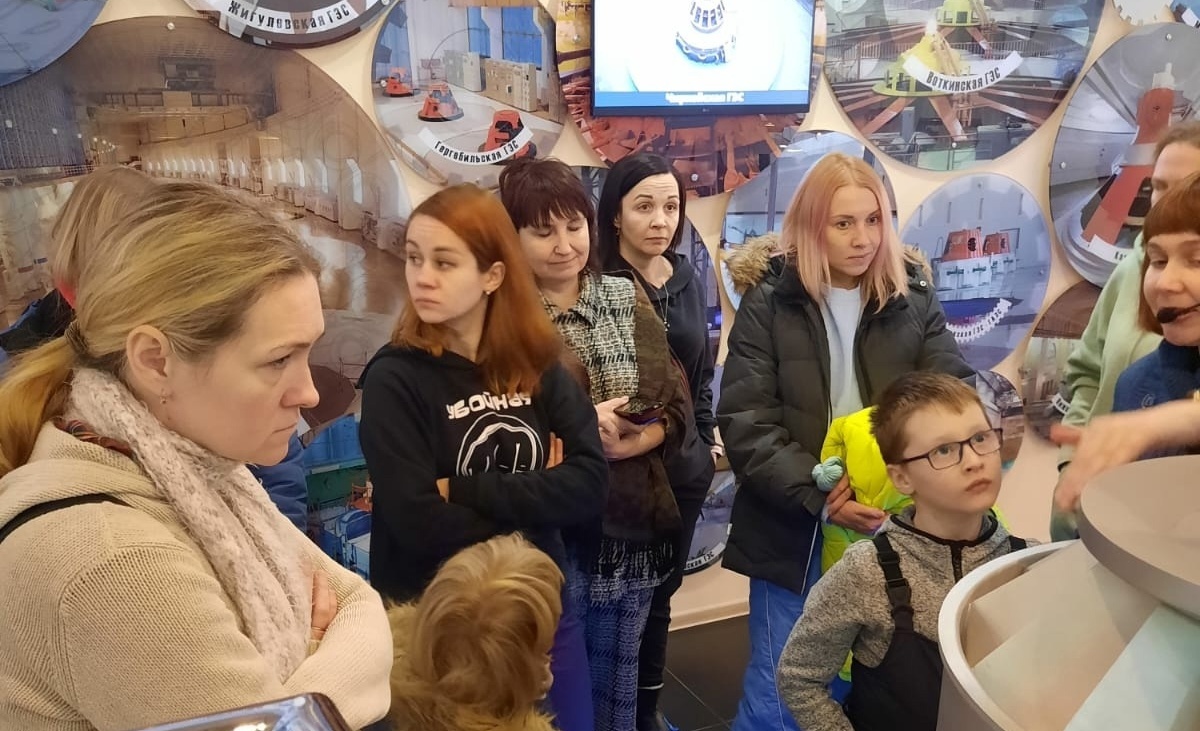 Профсоюзный актив ПАО «Славнефть-ЯНОС» побывал в Мышкине и Угличе