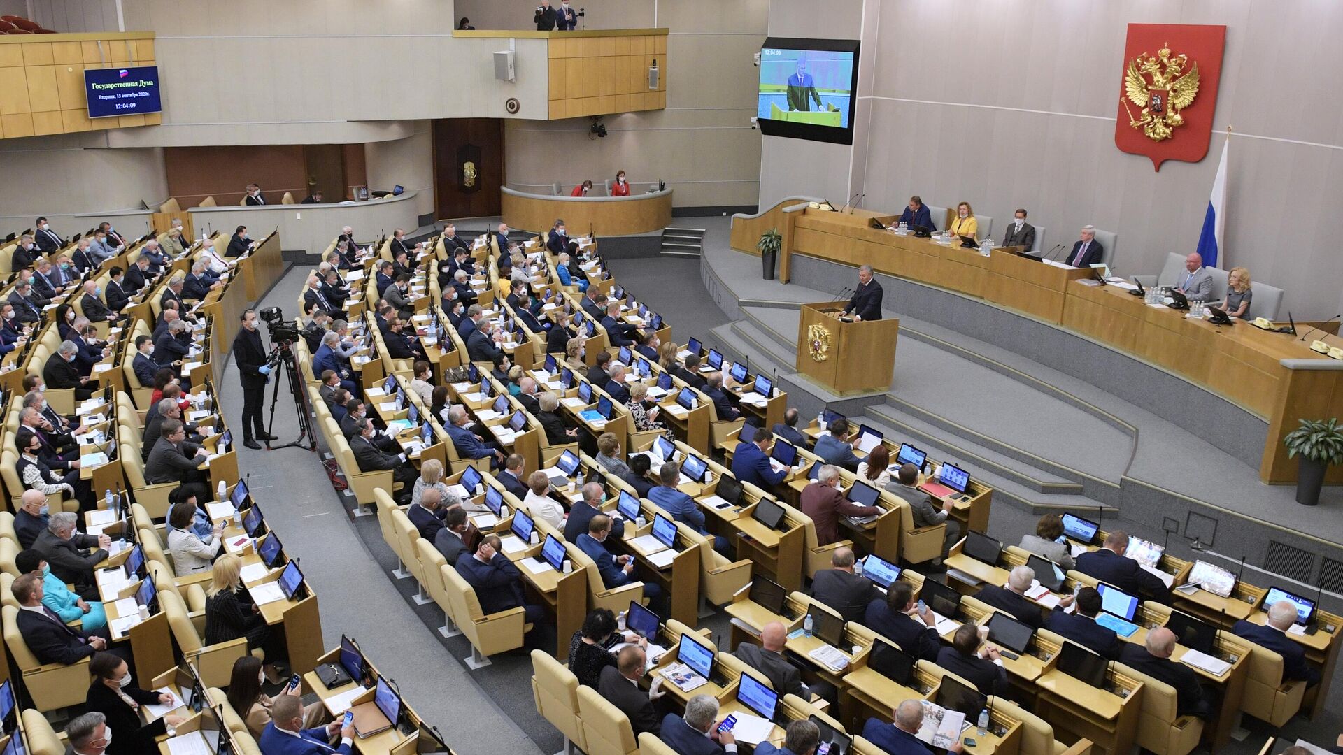 Госдума рассмотрела законопроект о поддержке молодых специалистов